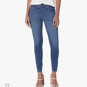 Levis pull up stretchy skinny jean